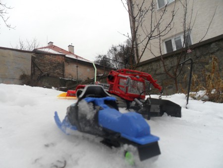 snežný skúter+ ratrak-model